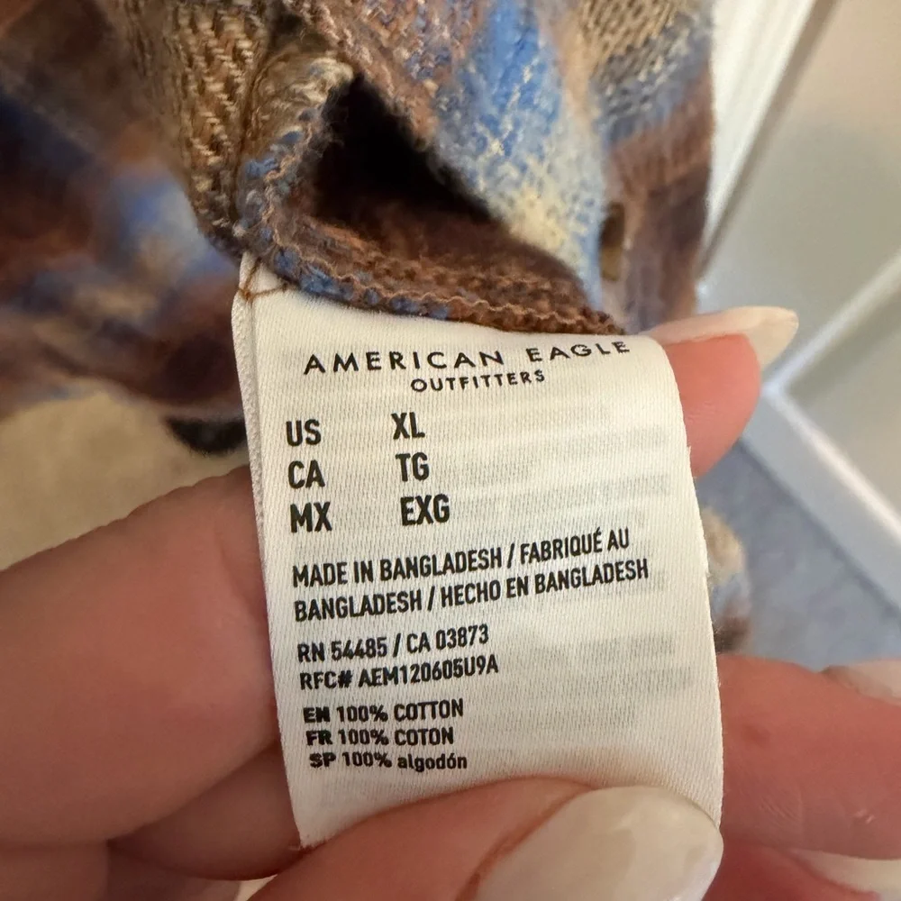 American Eagle Outfitters Plaid Shirt with Floral Lining - Picture 5 of 5